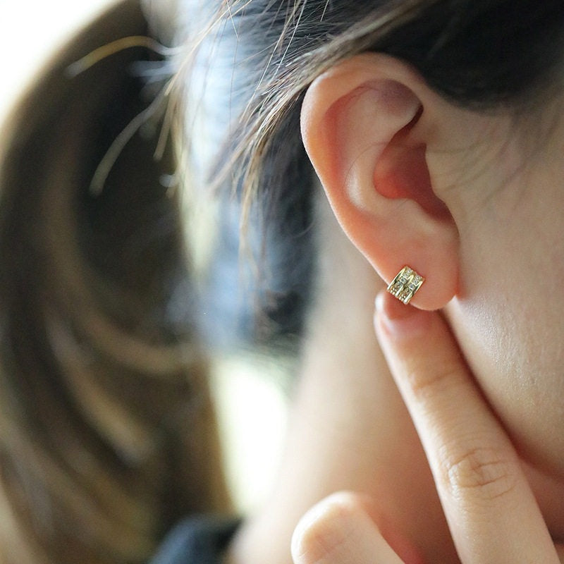 Exquisite And Understatedly Luxurious Womens Ear Clips